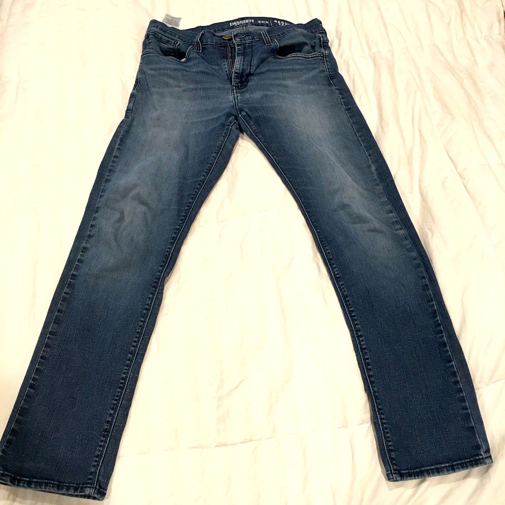 Levi jeans W33 L30 denizen 208 regular taper fit